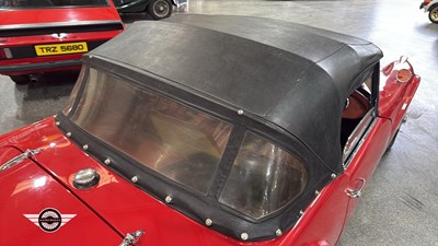 Lot 830 - 1961 DAIMLER SP 250