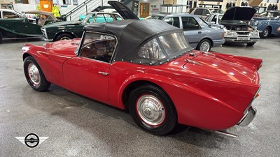 Lot 830 - 1961 DAIMLER SP 250