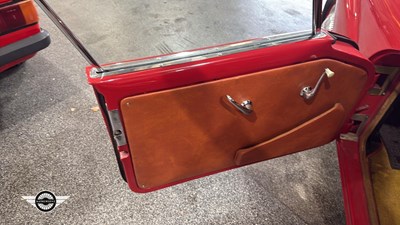 Lot 830 - 1961 DAIMLER SP 250