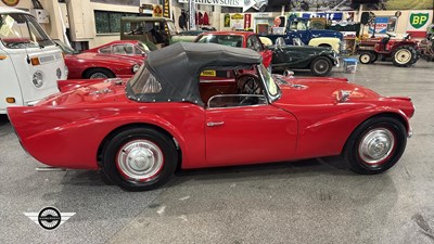 Lot 830 - 1961 DAIMLER SP 250
