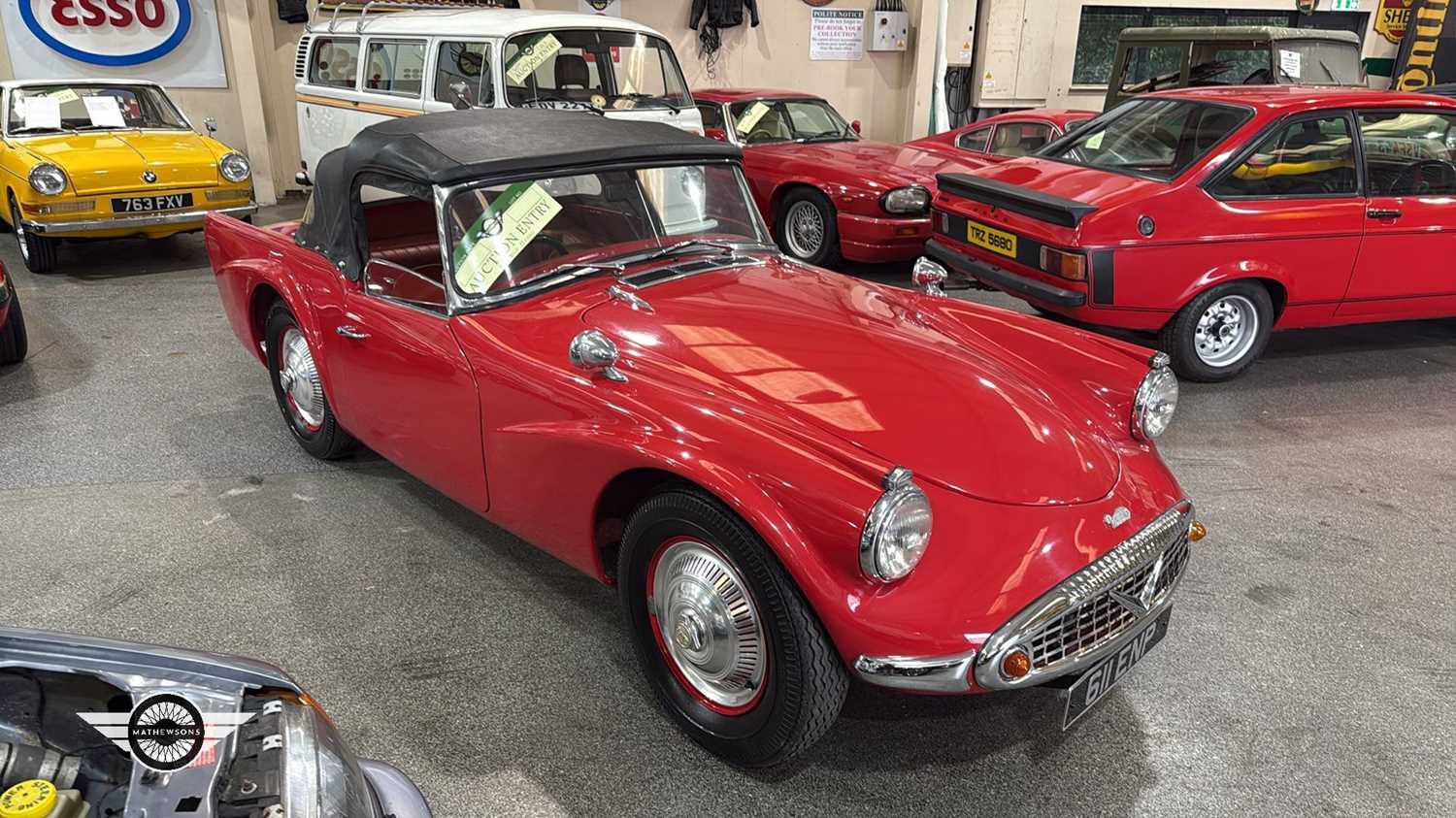 Lot 830 - 1961 DAIMLER SP 250