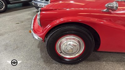 Lot 830 - 1961 DAIMLER SP 250