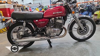 Lot 325 - 1977 SUZUKI