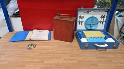 Lot 897 - PICNIC CASE, AUSTIN A40 MANUAL & AA BADGE