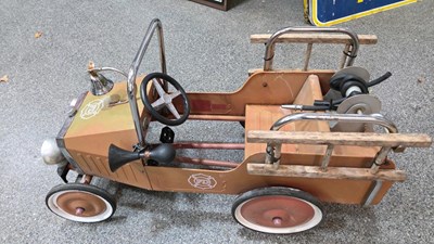 Lot 797 - CHILD'S FIRE ENGINE PEDAL CAR