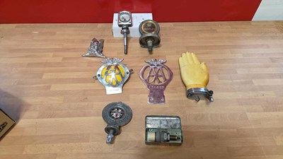 Lot 483 - BENTLEY RADIATOR TEMP, WILMOT BREEDON TEMP AND ASSORTED MEMORABILIA