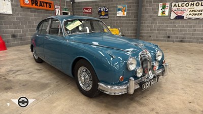 Lot 330 - 1963 JAGUAR 2.4/240