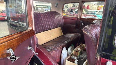 Lot 824 - 1933 VAUXHALL