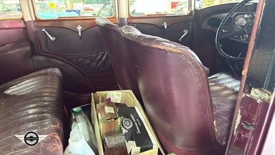 Lot 824 - 1933 VAUXHALL