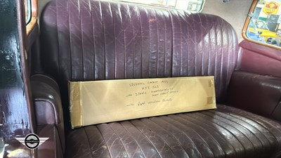 Lot 824 - 1933 VAUXHALL
