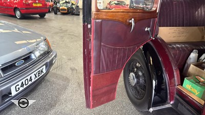 Lot 824 - 1933 VAUXHALL