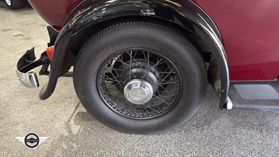 Lot 824 - 1933 VAUXHALL