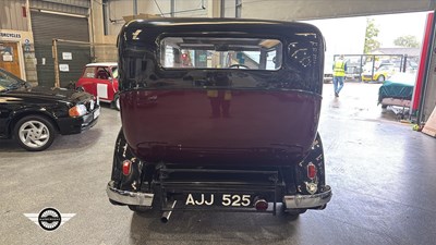 Lot 824 - 1933 VAUXHALL