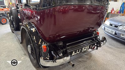 Lot 824 - 1933 VAUXHALL