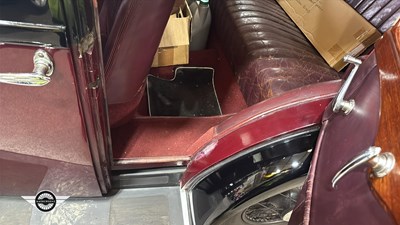 Lot 824 - 1933 VAUXHALL