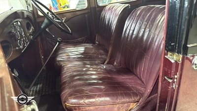 Lot 824 - 1933 VAUXHALL