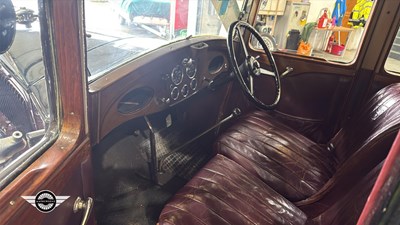 Lot 824 - 1933 VAUXHALL