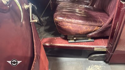 Lot 824 - 1933 VAUXHALL