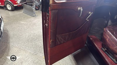 Lot 824 - 1933 VAUXHALL