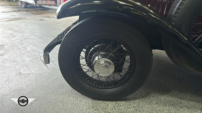 Lot 824 - 1933 VAUXHALL