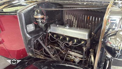 Lot 824 - 1933 VAUXHALL