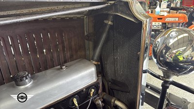 Lot 824 - 1933 VAUXHALL