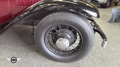 Lot 824 - 1933 VAUXHALL