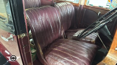 Lot 824 - 1933 VAUXHALL