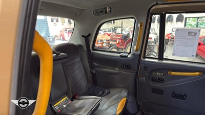 Lot 856 - 2002 LONDON TAXIS INT TXII SILVER AUTO