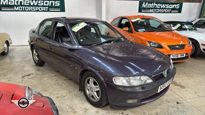 Lot 810 - 1996 VAUXHALL VECTRA CDX V6 AUTO