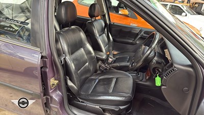Lot 810 - 1996 VAUXHALL VECTRA CDX V6 AUTO