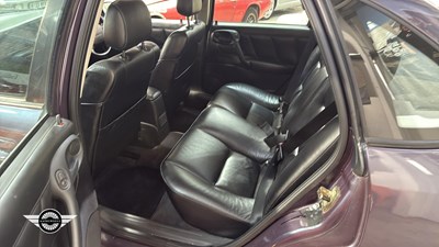 Lot 810 - 1996 VAUXHALL VECTRA CDX V6 AUTO