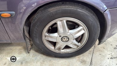 Lot 810 - 1996 VAUXHALL VECTRA CDX V6 AUTO