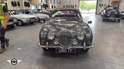 Lot 716 - 1968 DAIMLER V8 250