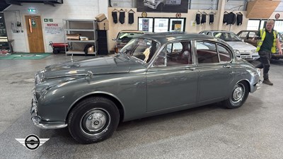 Lot 716 - 1968 DAIMLER V8 250