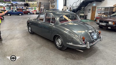 Lot 716 - 1968 DAIMLER V8 250