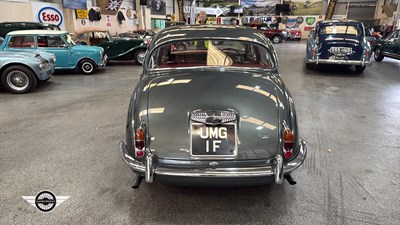 Lot 716 - 1968 DAIMLER V8 250