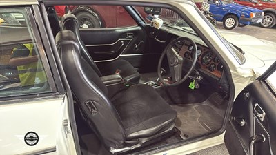 Lot 814 - 1976 FORD CAPRI II GHIA AUTO