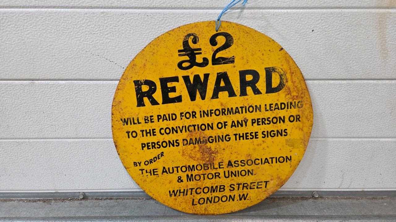 Lot 15 - £2 REWARD AA SIGN 14" DIA