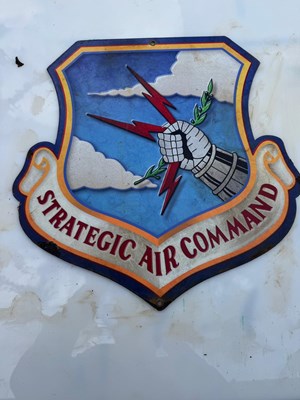 Lot 193 - STRATEGIC AIR COMMAND SIGN 16.5" X 16.5"