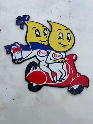 Lot 675 - MR & MRS DRIP ESSO SIGN 15" X 14"