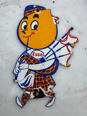 Lot 773 - ESSO BAG PIPER MR DRIP ENAMEL SIGN 8" X 5"