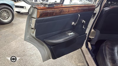 Lot 884 - 1964 DAIMLER