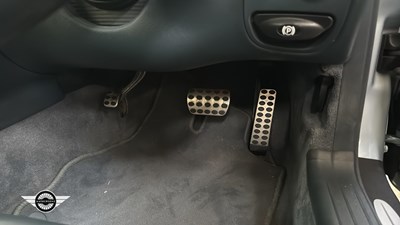 Lot 4 - 2003 MERCEDES SL500 AUTO