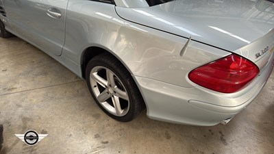 Lot 4 - 2003 MERCEDES SL500 AUTO