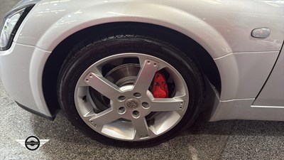 Lot 692 - 2003 VAUXHALL VX 220