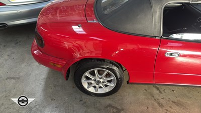 Lot 694 - 1997 MAZDA MX-5