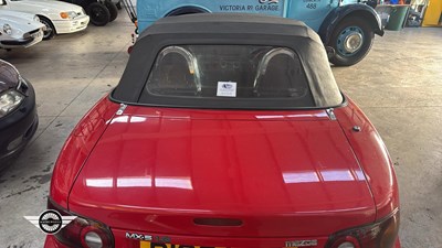 Lot 694 - 1997 MAZDA MX-5