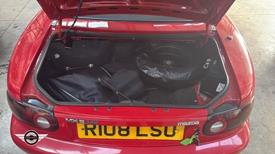 Lot 694 - 1997 MAZDA MX-5