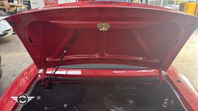 Lot 694 - 1997 MAZDA MX-5